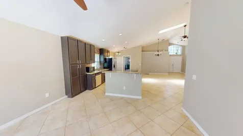 562 SW Saint Martins Cove Port St Lucie FL 34986