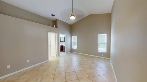 562 SW Saint Martins Cove Port St Lucie FL 34986