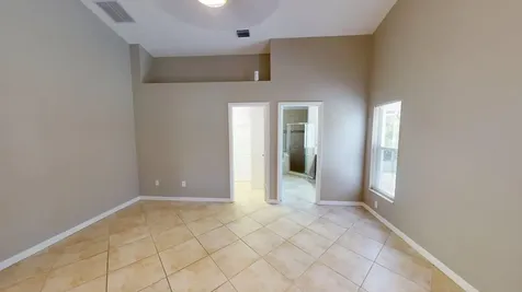 562 SW Saint Martins Cove Port St Lucie FL 34986