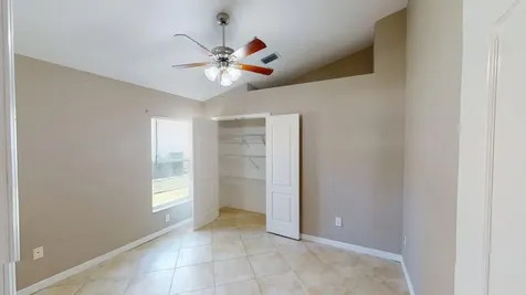 562 SW Saint Martins Cove Port St Lucie FL 34986