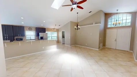 562 SW Saint Martins Cove Port St Lucie FL 34986