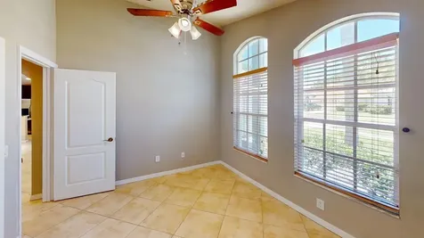 562 SW Saint Martins Cove Port St Lucie FL 34986