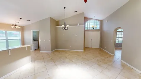 562 SW Saint Martins Cove Port St Lucie FL 34986