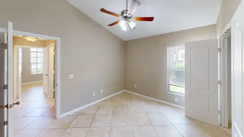 562 SW Saint Martins Cove Port St Lucie FL 34986