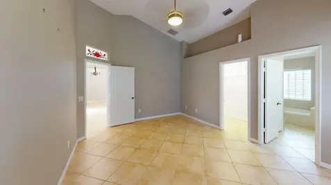 562 SW Saint Martins Cove Port St Lucie FL 34986