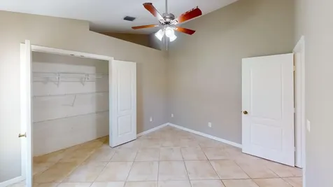 562 SW Saint Martins Cove Port St Lucie FL 34986