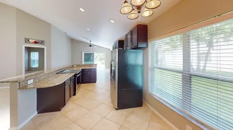 562 SW Saint Martins Cove Port St Lucie FL 34986