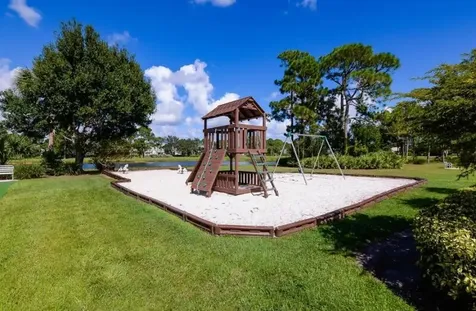 562 SW Saint Martins Cove Port St Lucie FL 34986