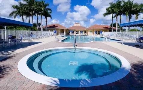 562 SW Saint Martins Cove Port St Lucie FL 34986