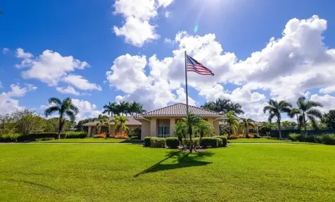 562 SW Saint Martins Cove Port St Lucie FL 34986