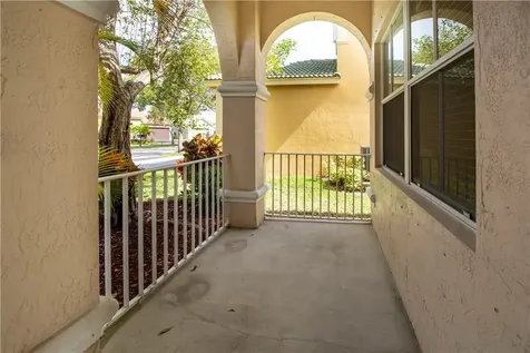 4015 Palm Place Weston FL 33331