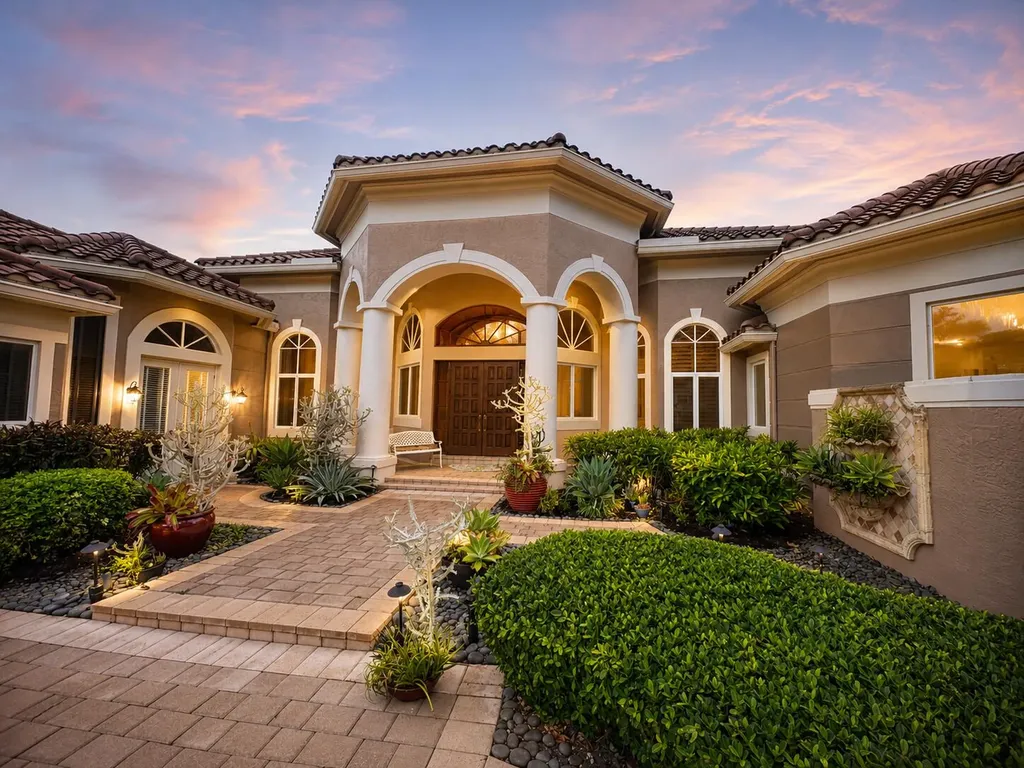 Palm Beach Gardens FL, 32 Saint Thomas Drive