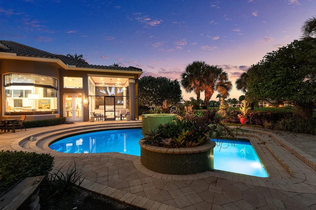 32 Saint Thomas Drive Palm Beach Gardens FL 33418