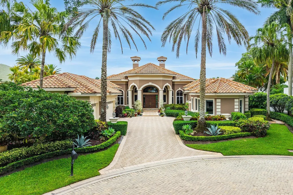 32 Saint Thomas Drive Palm Beach Gardens FL 33418