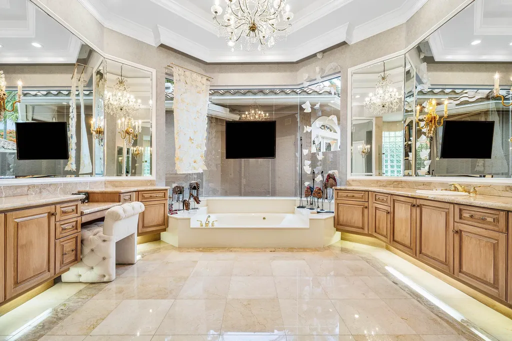 32 Saint Thomas Drive Palm Beach Gardens FL 33418
