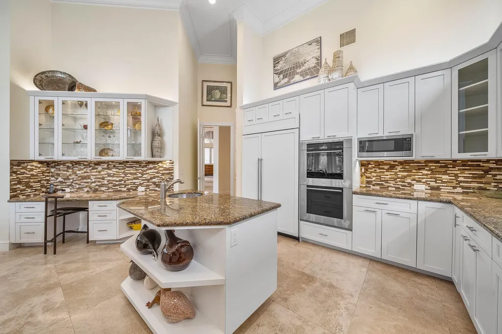 32 Saint Thomas Drive Palm Beach Gardens FL 33418