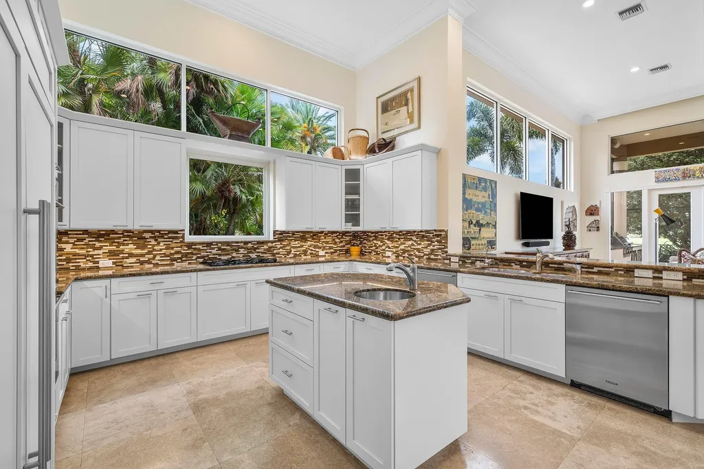 32 Saint Thomas Drive Palm Beach Gardens FL 33418