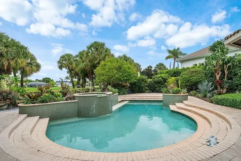 32 Saint Thomas Drive Palm Beach Gardens FL 33418