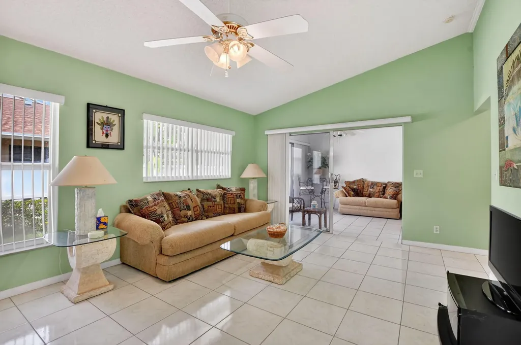 8159 Summerbreeze Lane Boca Raton FL 33496