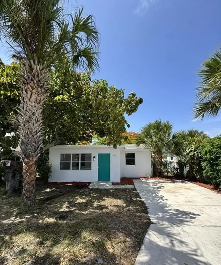 554 W 1st Street Riviera Beach FL 33404