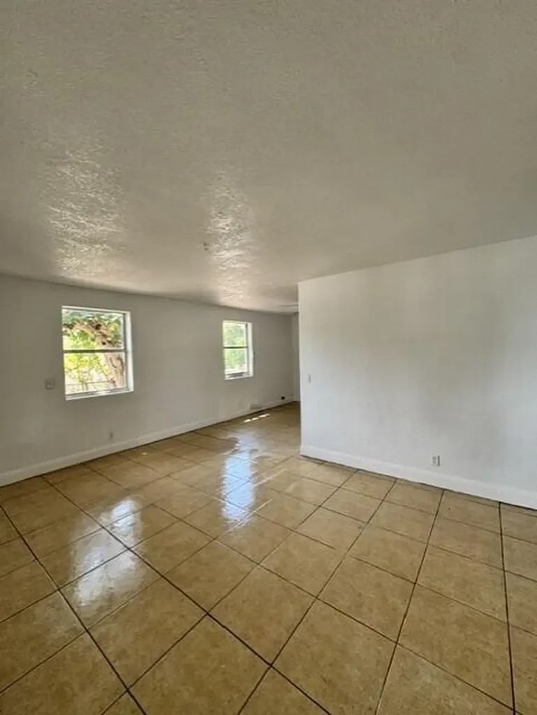 554 W 1st Street Riviera Beach FL 33404