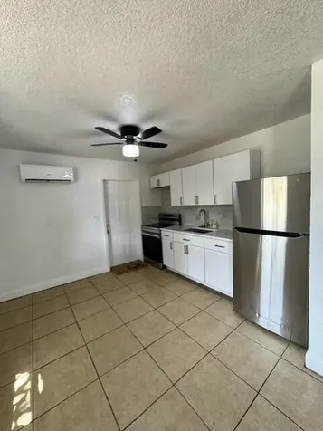 554 W 1st Street Riviera Beach FL 33404