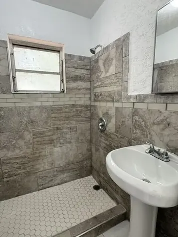 554 W 1st Street Riviera Beach FL 33404