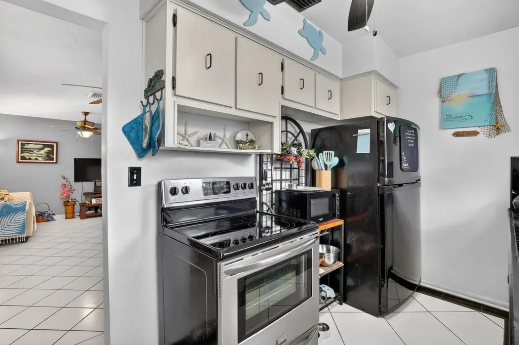 7140 Meade Street Hollywood FL 33024