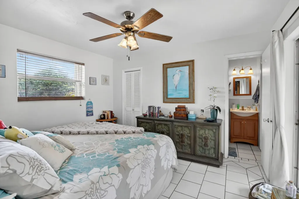 7140 Meade Street Hollywood FL 33024