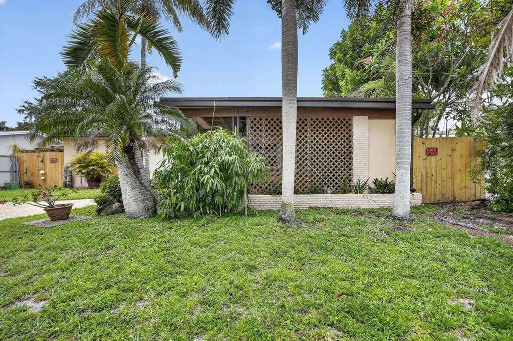 7140 Meade Street Hollywood FL 33024