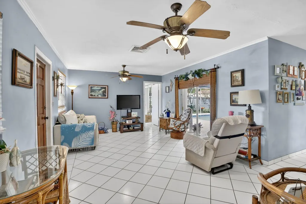 7140 Meade Street Hollywood FL 33024