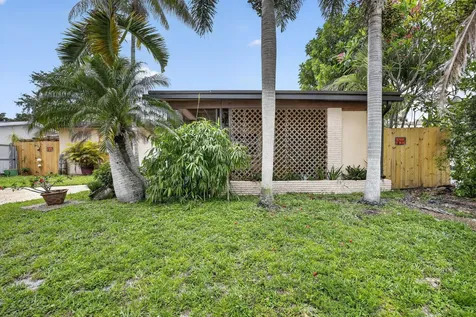 7140 Meade Street Hollywood FL 33024
