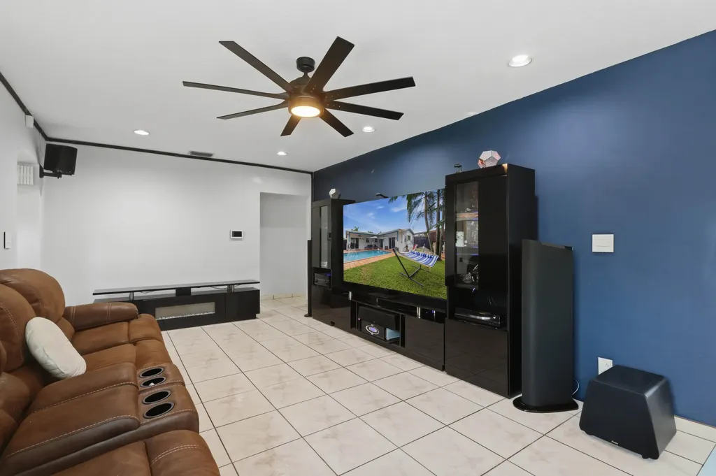 6448 Custer Street Hollywood FL 33024