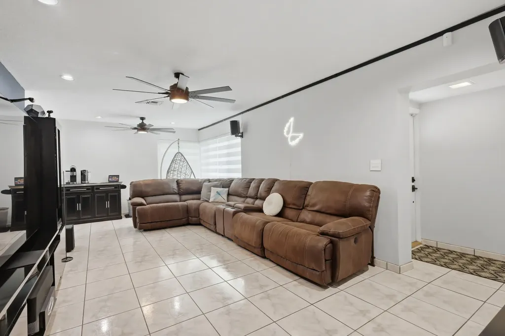 6448 Custer Street Hollywood FL 33024