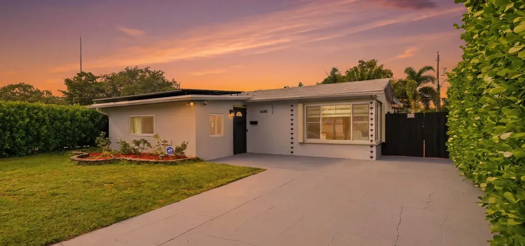 6448 Custer Street Hollywood FL 33024