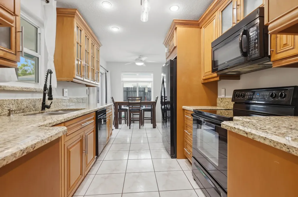 6448 Custer Street Hollywood FL 33024