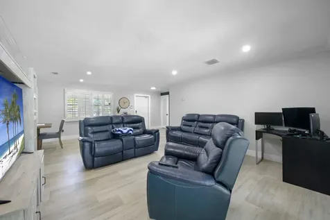 6850 NW 7th Street Plantation FL 33317