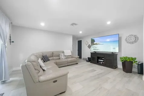 6850 NW 7th Street Plantation FL 33317