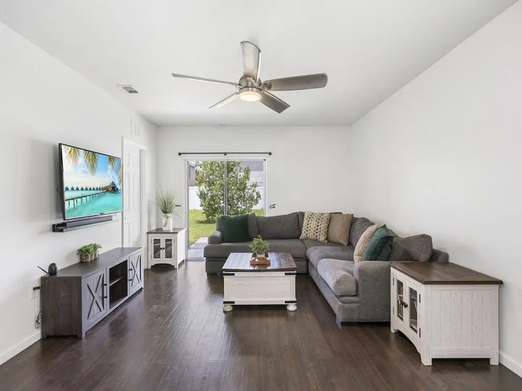 10057 SW Newberry Avenue Port St Lucie FL 34987