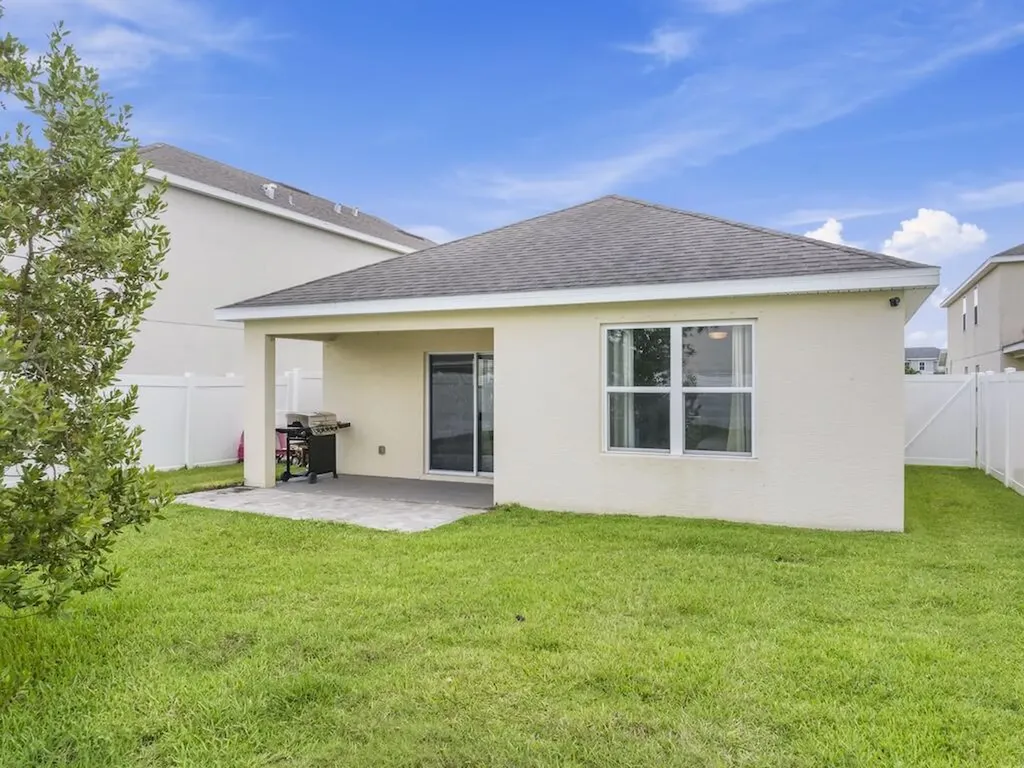 10057 SW Newberry Avenue Port St Lucie FL 34987
