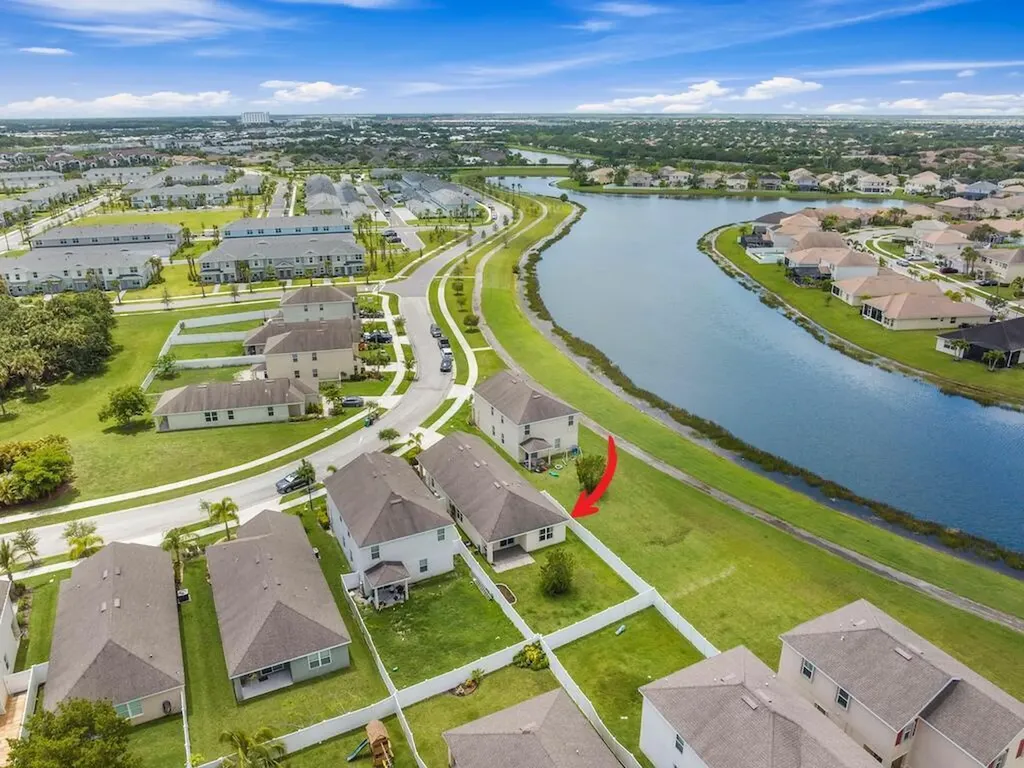 10057 SW Newberry Avenue Port St Lucie FL 34987