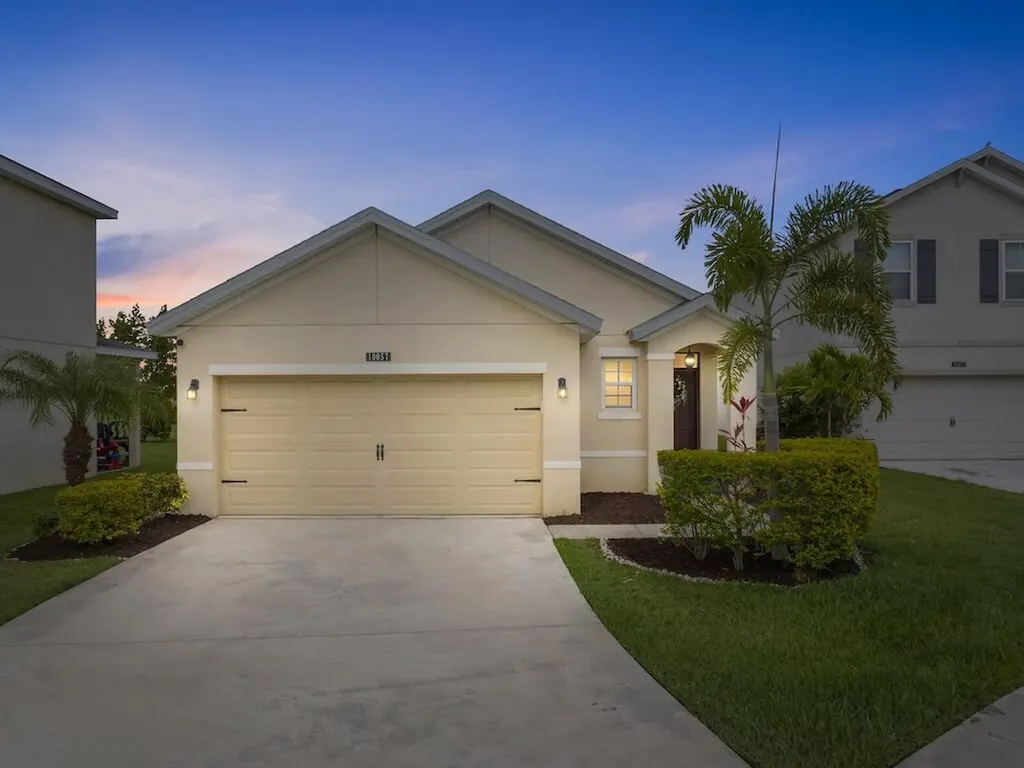 10057 SW Newberry Avenue Port St Lucie FL 34987