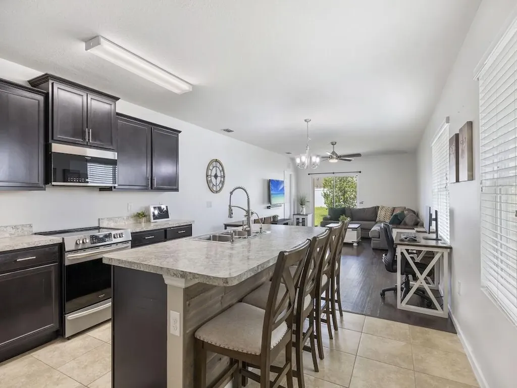 10057 SW Newberry Avenue Port St Lucie FL 34987