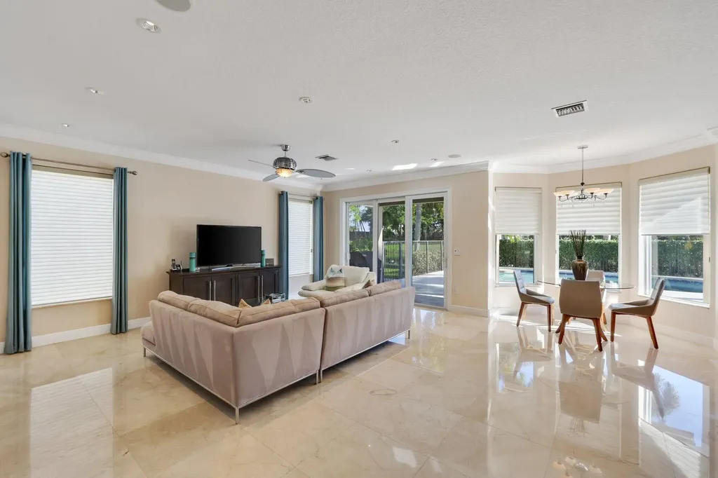19245 Skyridge Circle Boca Raton FL 33498