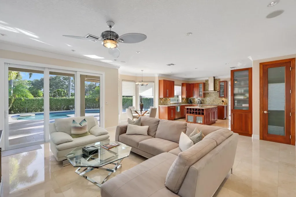 19245 Skyridge Circle Boca Raton FL 33498