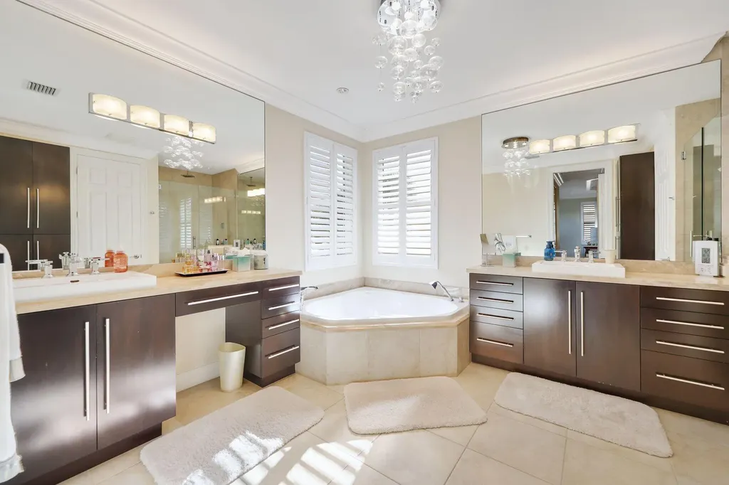 19245 Skyridge Circle Boca Raton FL 33498