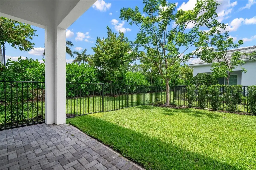16493 Helix Court Westlake FL 33470