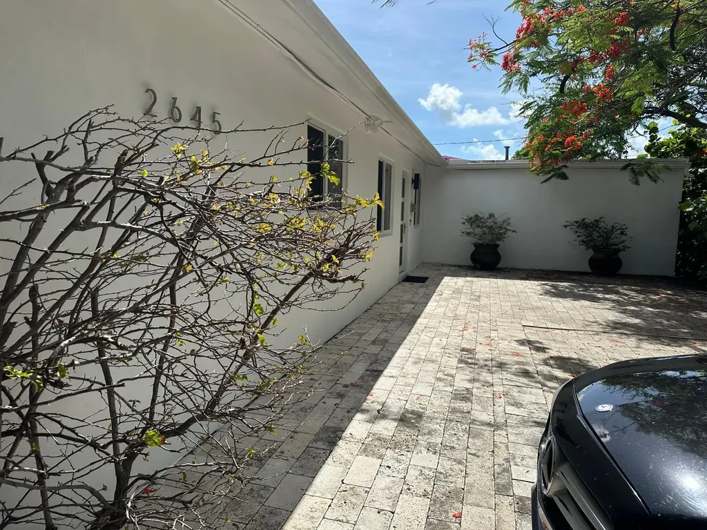 2645 Scott Street Hollywood FL 33020