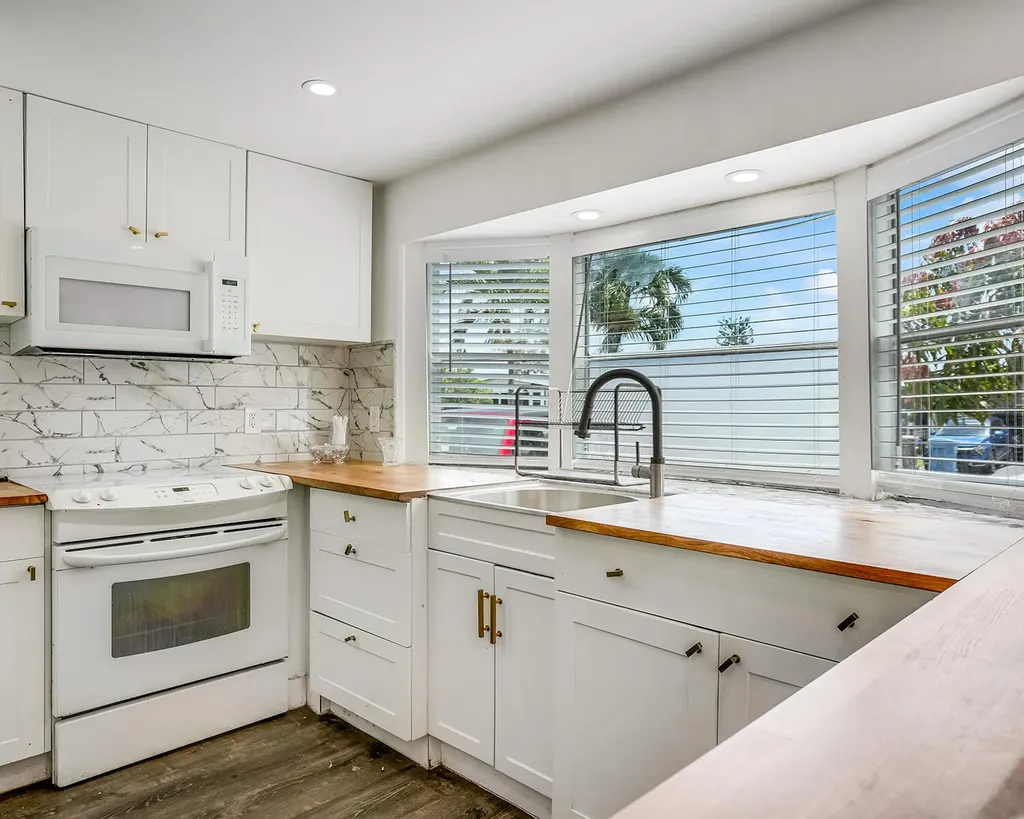 5311 SW 23rd Terrace Fort Lauderdale FL 33312