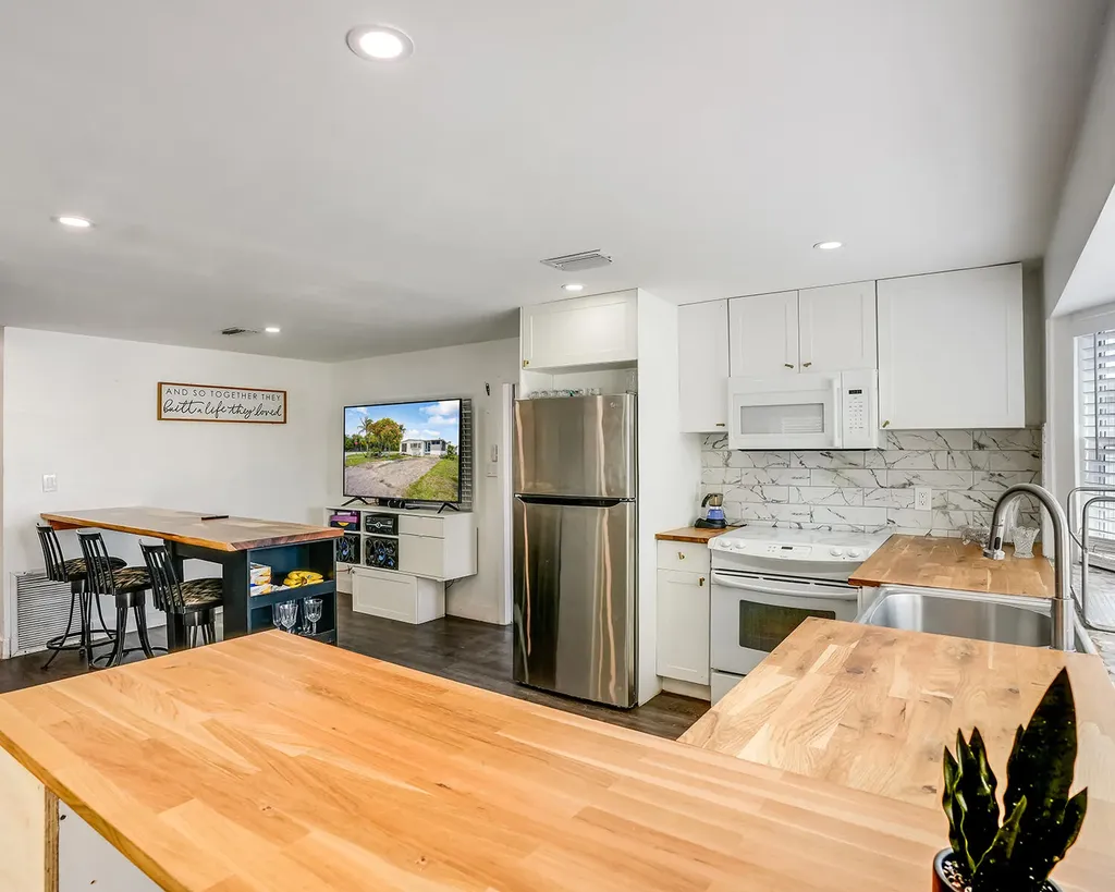 5311 SW 23rd Terrace Fort Lauderdale FL 33312
